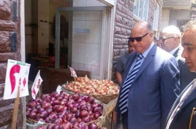 مدير أمن القاهرة يقود حملات تموينية مكبرة بدأها بأسواق الخضر والفاكهة..