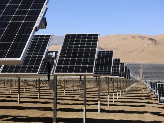 إنشاء محطة للطاقة الشمسية بكوم أمبو بتكلفة 200 مليون دولار