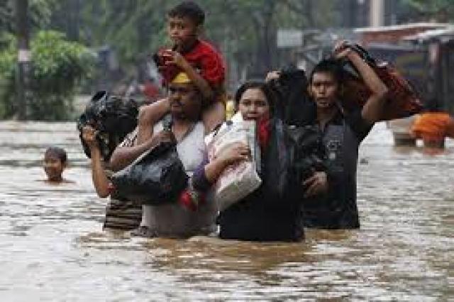 الفيضانات فى اندونيسيا 