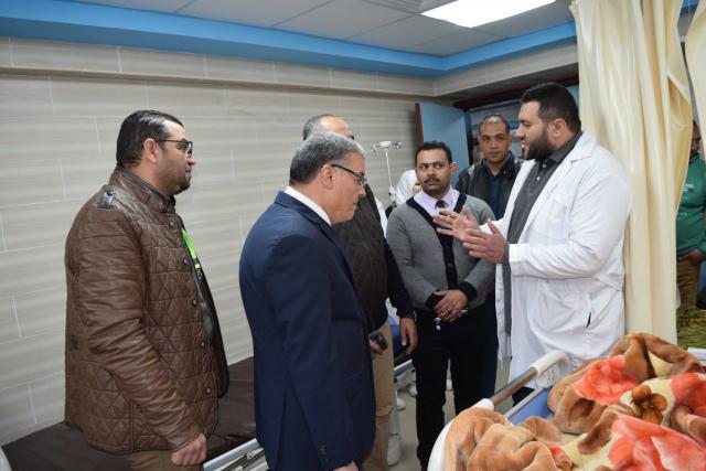 محافظ المنيا يتفقد أعمال تطوير مستشفى التأمين الصحى