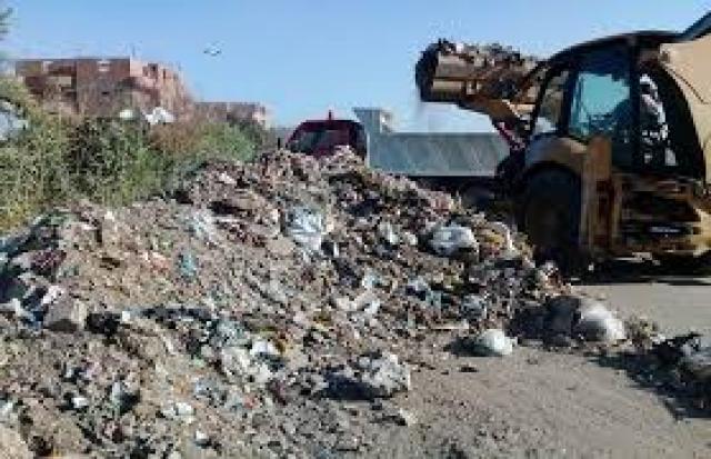 رفع 11 طن مخلفات صلبة خلال حملة نظافة القرى بالأقصر