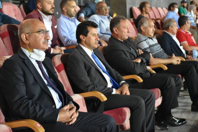 وزير الرياضة يشهد مباراة الأهلي وانبي بالدورى المصرى