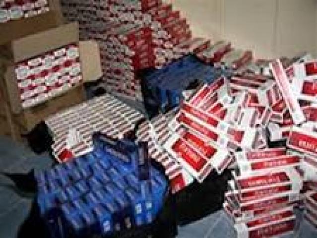 تموين الاقصر : ضبط 100 علبة سجائر بدون فواتير خلال حملة مكبرة على الاسواق