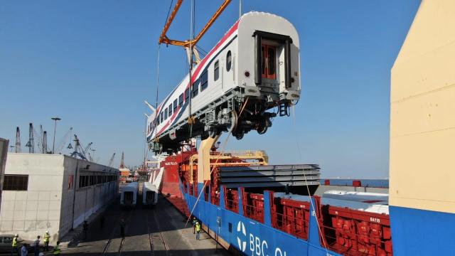 وزير النقل : وصول دفعة جديدة من العربات الروسية لميناء الإسكندرية