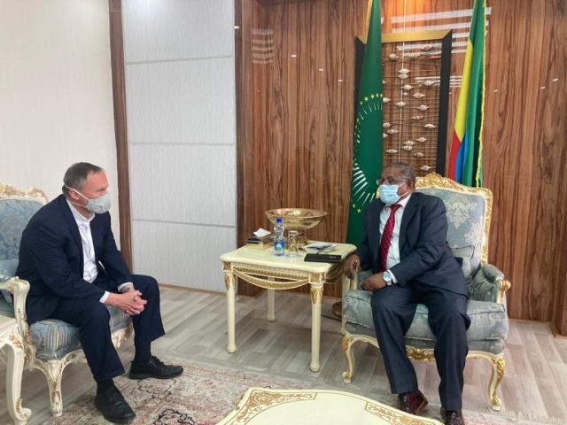 وزير الخارجية الإثيوبي والسفير الأمريكي في إثيوبيا