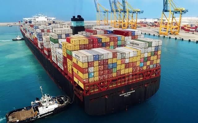 خلال 24ساعة.. ميناء دمياط يستقبل 25 سفينة حاويات وبضائع عامة