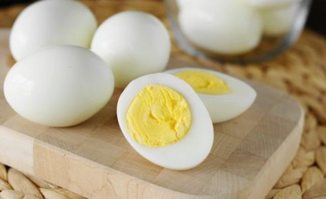 ماذا يحدث للجسم عند تناول بيضة واحدة يوميا؟ 