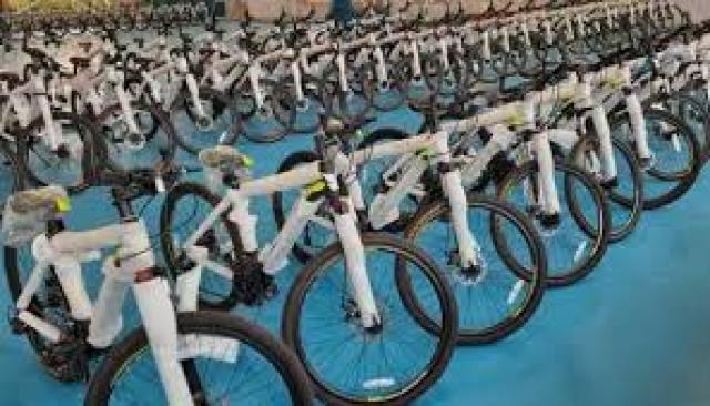 ضمن مبادرة «دراجتك.. صحتك» .. الرياضة تنتهى من توزيع 900 دراجة