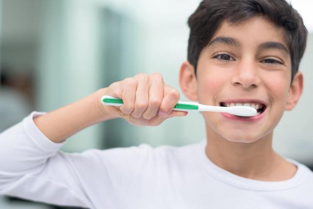 كيف تحمي طفلك من تسوس الاسنان| فيديو