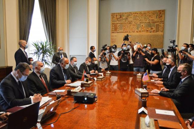 وزير الخارجية والري يستقبلان المبعوث الأمريكي للقرن الأفريقي لبحث أزمة سد النهضة (صور) 