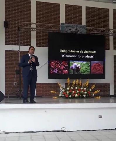 د. محمد بكر يلقى محاضرة باللغة الإسبانية في أمريكا اللاتينية