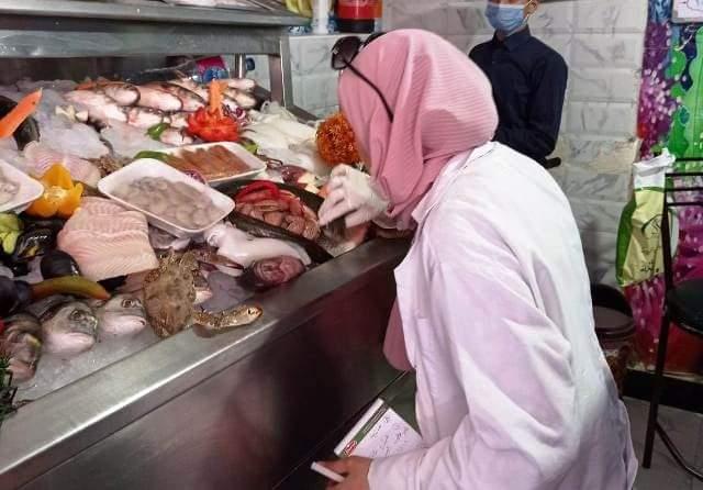 ”بيطري الشرقية” تحرير 122 محضر مخالفة وضبط 13طن و 500 كجم لحوم وكبده وأسماك مخالفة