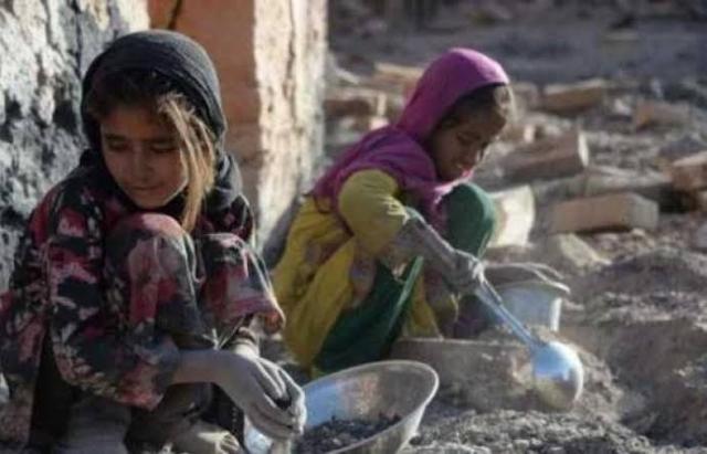 ملايين الأفغان يتضورون جوعا مع اقتراب الشتاء