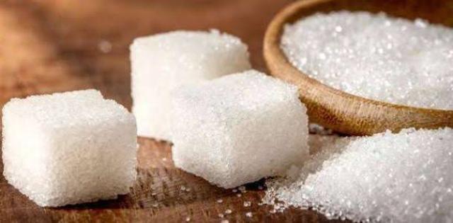 انخفاض أسعار السكر لأدنى مستوى بسبب زيادة الإمدادات العالمية