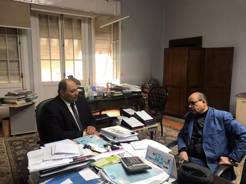 الكاتب محمود البرغوثي فى لقائه مع نائب الوزير