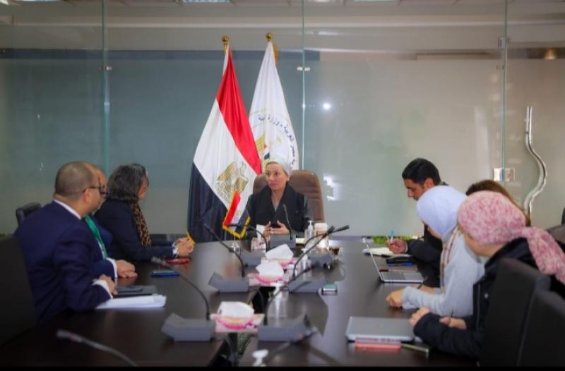 وزيرة البيئة تتفق مع البنك المركزي على آلية تمويل مشروعات المناخ في مصر