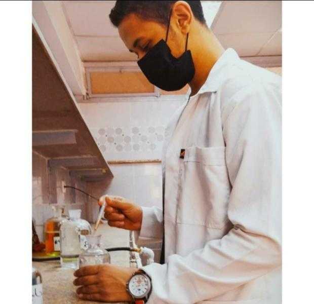 الباحث الكيميائي عبدالله أسامة: المضادات الحيوية باتت خطراً يهدد الأمن الصحي العالمي