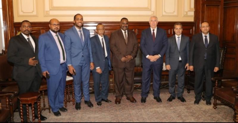 القصير يناقش أوجه التعاون المصري السوداني مع وزير الاستثمار والصناعة