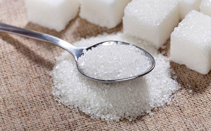 «المواد الغذائية»: تخزين كميات ضخمة من السكر أدى لتعطيش السوق وزيادة السعر