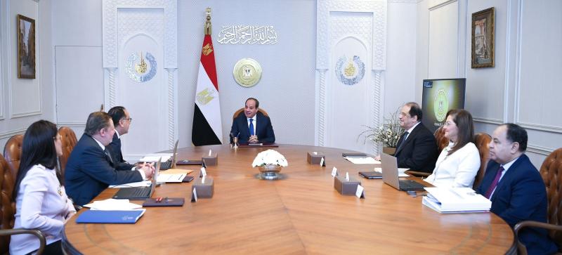 «السيسي» يوجه بمواصلة تطوير البرامج والمشروعات الوطنية لتعزيز الاقتصاد