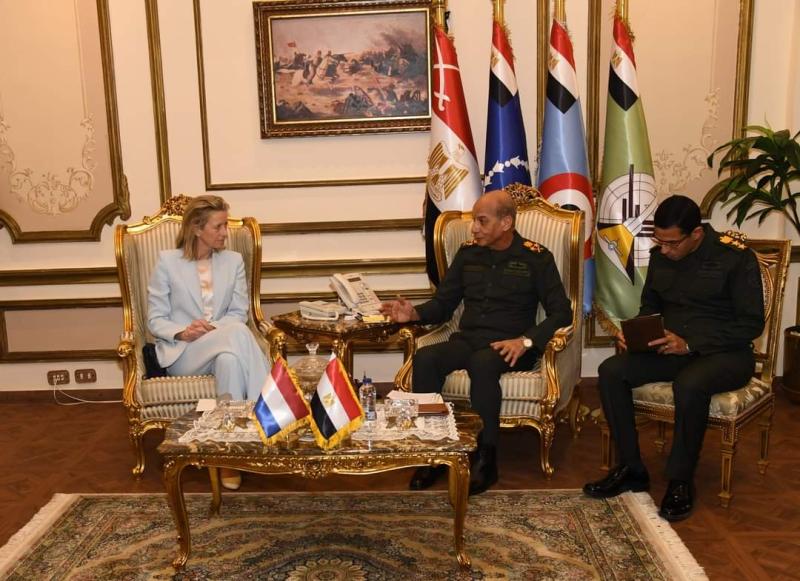 مباحثات مصرية هولندية لتعزيز التعاون العسكري وتبادل والخبرات