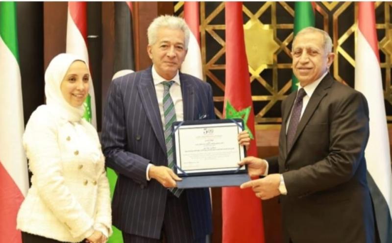 الأكاديمية العربية للنقل البحري تكرم أمين عام اتحادات الغرف المصرية والأوروبية والافريقية