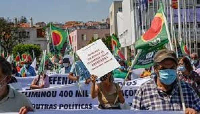 تصاعد احتجاجات مزارعو أوروبا وتخوف من إغلاق الأسواق