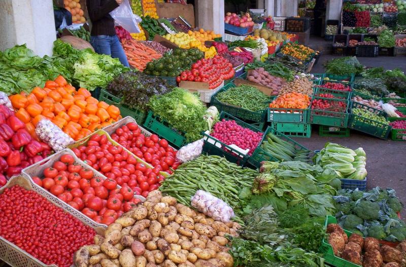 سوق الخضروات والفواكه في المغرب