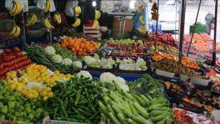 الإمارات تحظر استيراد بعض الخضروات والفاكهة من 4 دول عربية