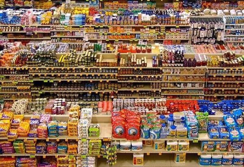 حازم المنوفي: جميع السلع الغذائية متوفرة في الأسواق بأسعار مناسبة
