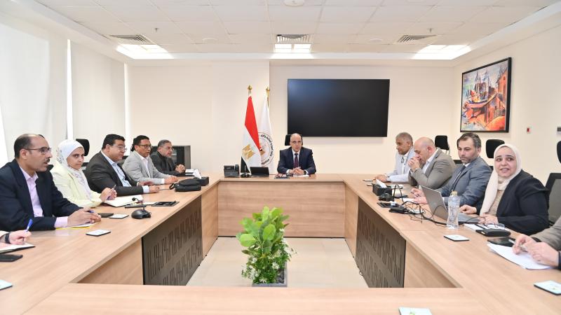 وزير الري يتابع خطة التكيف مع التغيرات المناخية وحصاد مياه الأمطار