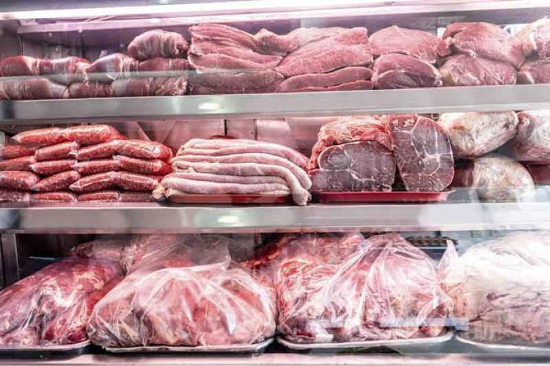 خطوات ذهبية لحفظ لحوم الأضحية بعد الذبح.. لا تغسلوا اللحوم