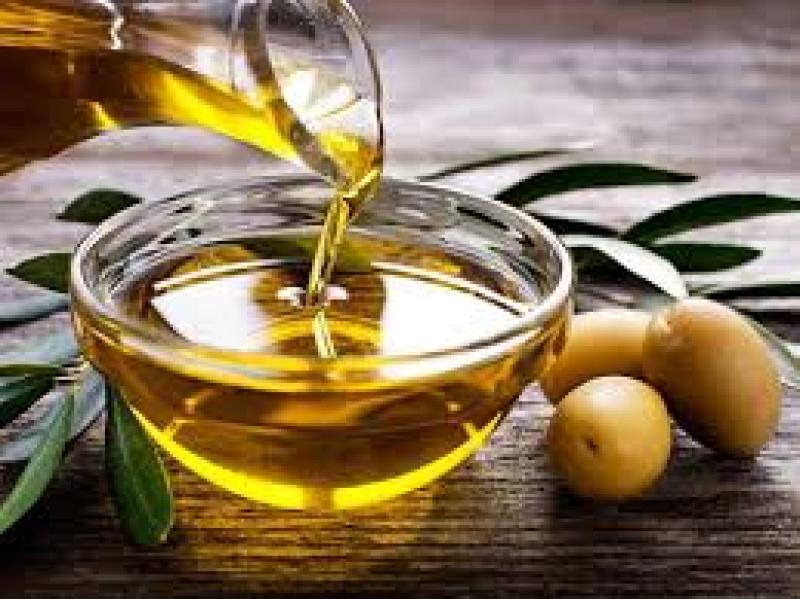 العمر الطويل للصحة في ملعقة زيت الزيتون