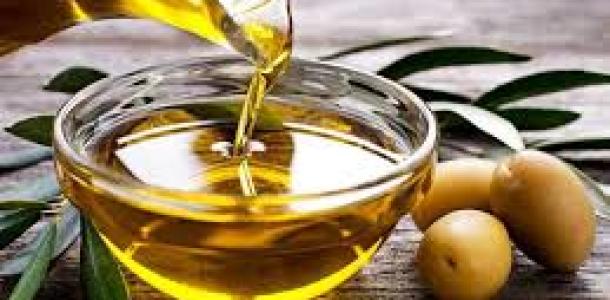 العمر الطويل للصحة في ملعقة زيت الزيتون