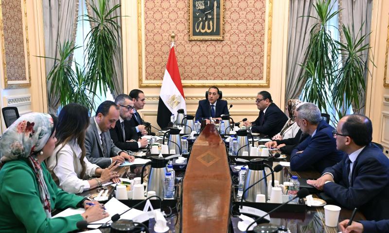 اجتماع حكومي هام لتوفير العملة الأجنبية للقطاعات الصناعية