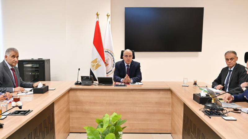 وزير الري يوجه بالتزام المسؤولين بمناسيب المياه خلال الموسم الزراعي