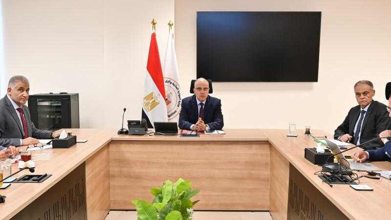 وزير الري يوجه بالتزام المسؤولين بمناسيب المياه خلال الموسم الزراعي