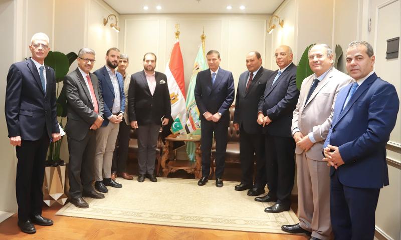 وزير الزراعة يبحث تحسين سلالات الجاموس المصري بالباكستاني عالي الإنتاجية