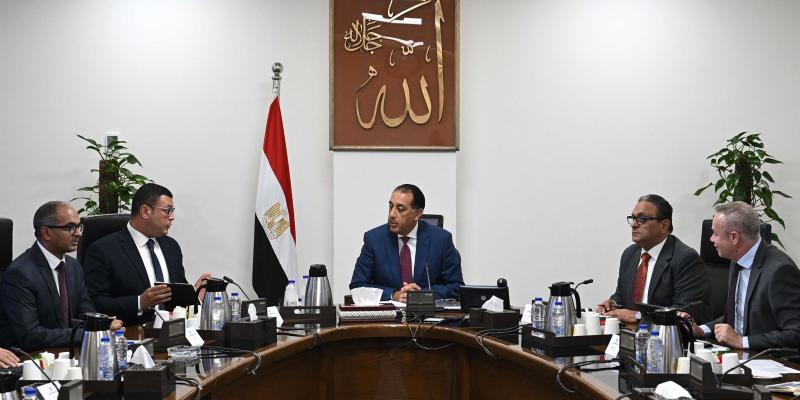 الحكومة: اعتماد تكنولوجيات حديثة لتحلية المياه