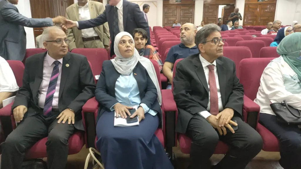 نقيب الأطباء البيطريين يشيد بندوة مستجدات الحمي القلاعية