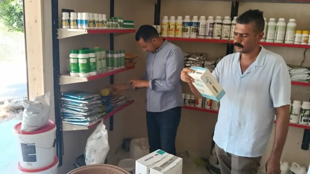 ضبط 397 عبوة مبيدات ومخصبات غير مسجلة  في ادكو ورشيد