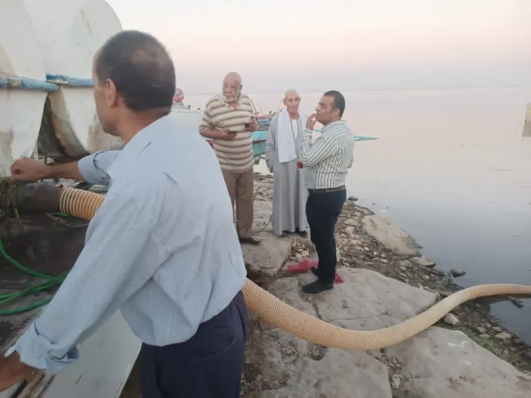 إنزال 400 ألف زريعة من أسماك مبروك حشائش إلى مسطحات وادي الريان