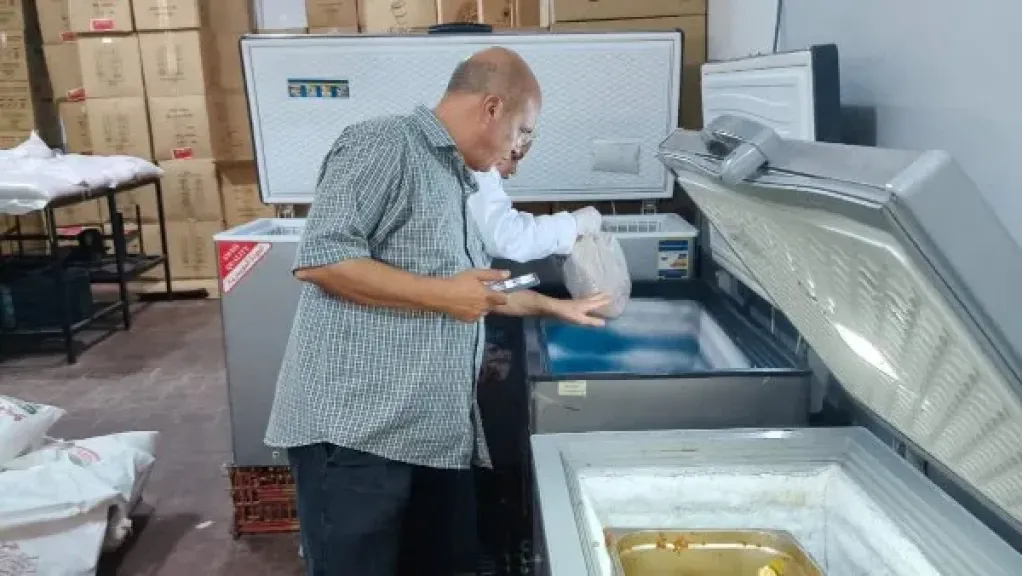 حملات مكثفة تضبط لحوم وأسماك غير صالحة