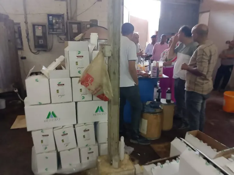 ضبط مصنع أدوية بيطرية مخالف بمدينة السادات