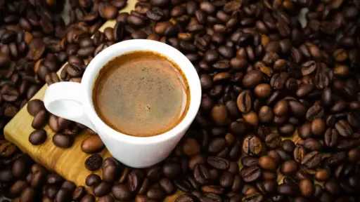 أسباب قفزة أسعار البن عالميًا وتأثيرها على المصريين