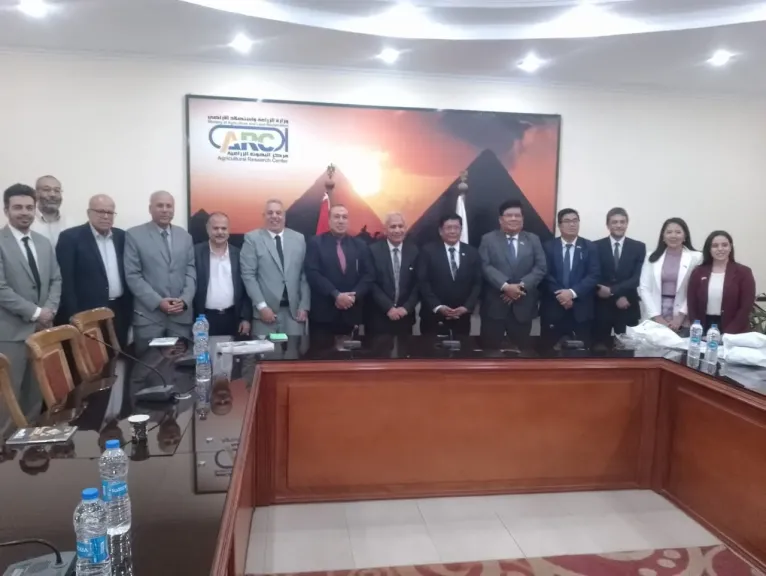 وفد ميانماري يطلع على جهود معهد بحوث القطن وفد ميانماري يطلع على جهود معهد بحوث القطن