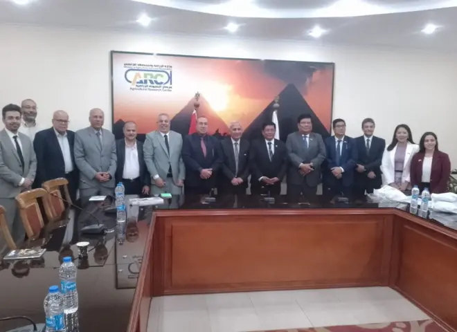 وفد ميانماري يطلع على جهود معهد بحوث القطن وفد ميانماري يطلع على جهود معهد بحوث القطن