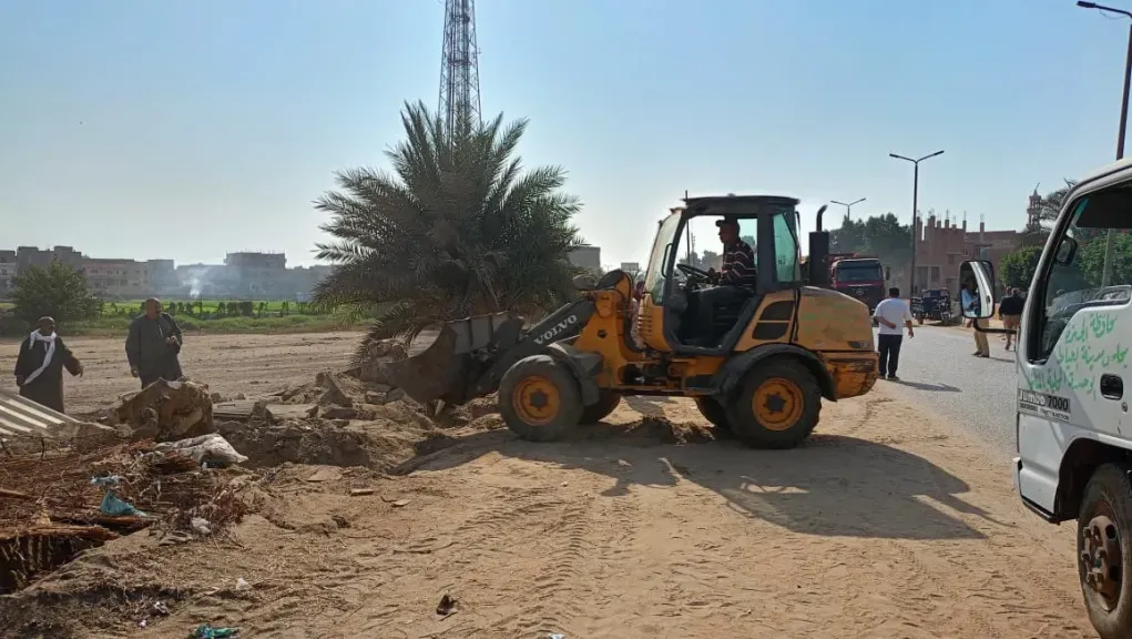 الزراعة تواصل إزالة التعديات على الأراضي بالجيزة.. وحملة مكبرة بالعياط