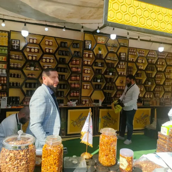 مناحل الشفاء: منتجات متنوعة وإقبال مبكر بمهرجان العسل المصري الثامن