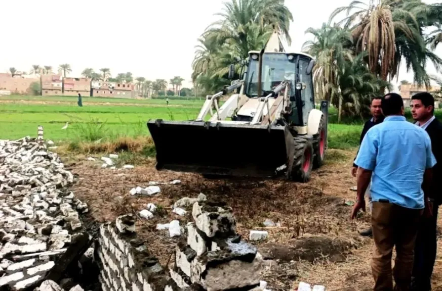سوهاج: إزالة 7 آلاف تعد على الأراضي الزراعية